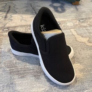 Kizik Venice Black Slip-On Canvas Sneaker New with Box